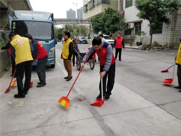 市衛(wèi)生健康局副局長(zhǎng)黃偉忠參加蓬江區(qū)冬春季愛國(guó)衛(wèi)生運(yùn)動(dòng).jpg