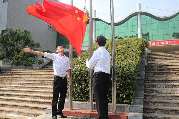 國(guó)旗護(hù)衛(wèi)隊(duì)揚(yáng)旗.jpg