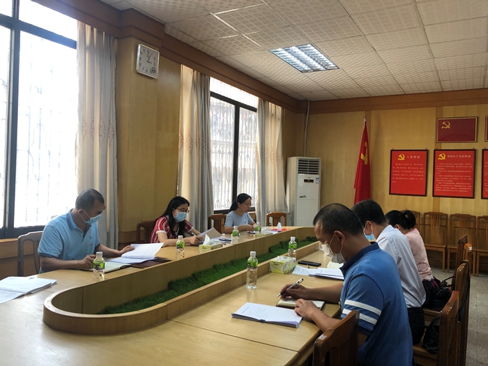 “兩個(gè)重點(diǎn)” 加強(qiáng)基層黨組織建設(shè).jpg