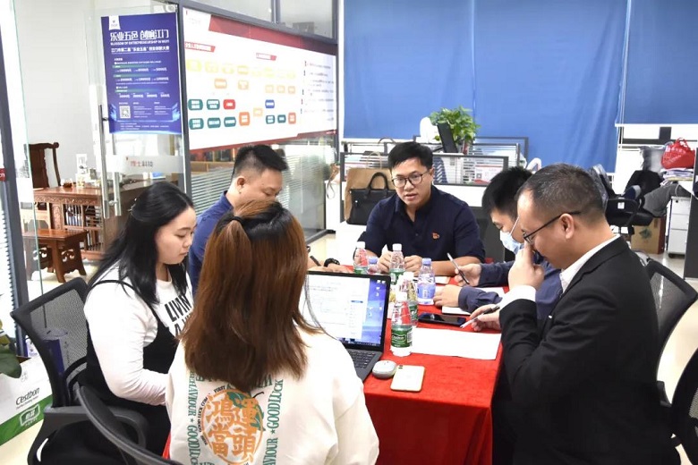 座談會(huì)照片1.jpg