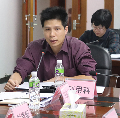 201026立足主責(zé)主業(yè)，江門市自然資源局黨組理論學(xué)習(xí)中心組深入學(xué)習(xí)貫徹習(xí)近平總書記出席深圳經(jīng)濟(jì)特區(qū)建立40周年慶祝大會(huì)和視察廣東重要講話、重要指示精神 (5).jpg
