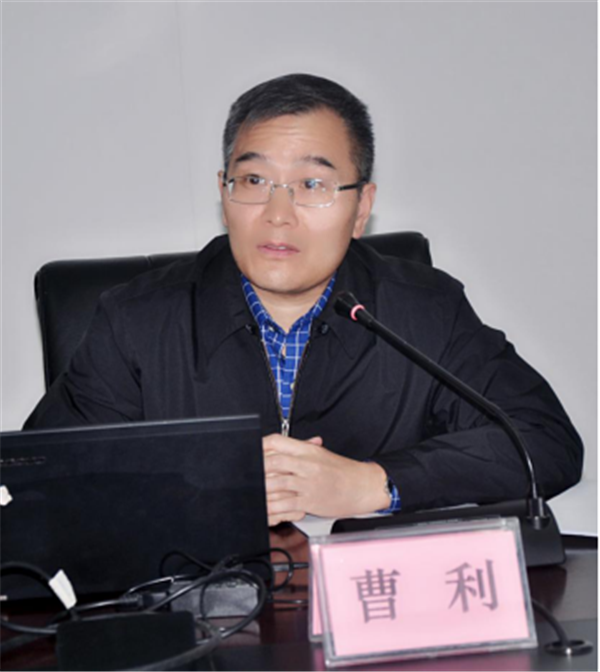 圖1：市人大法制工委曹利主任授課.png