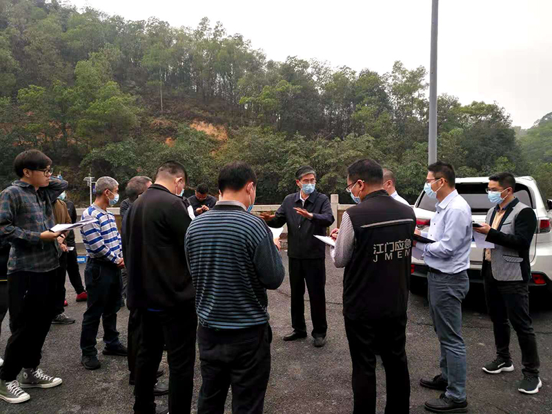 210210利為民同志到群星公園開展節(jié)前森林防火安全檢查 (1).jpg