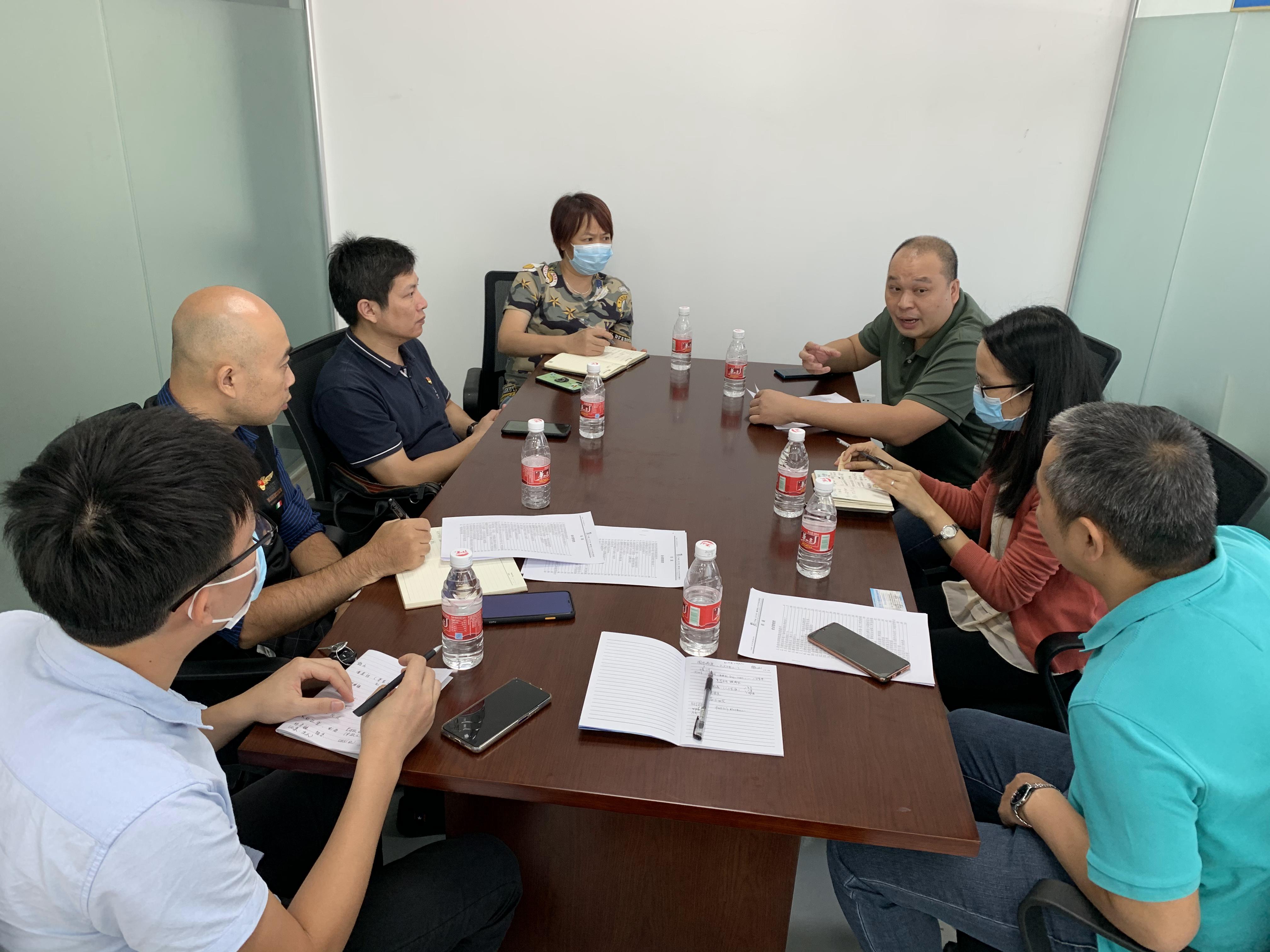 圖一：工作人員到鶴山工業(yè)城調(diào)研企業(yè)培訓(xùn)需求.JPG
