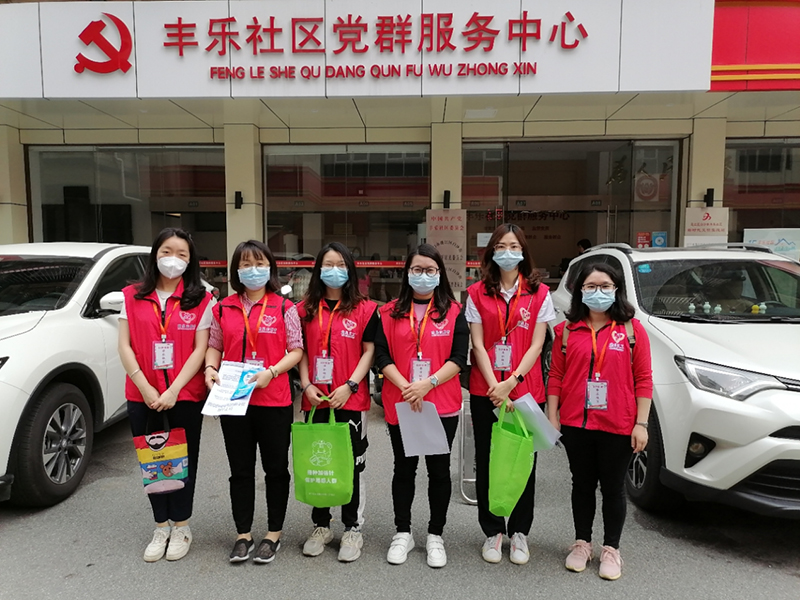 220321沖在一線 筑起防線讓黨旗在抗疫一線高高飄揚 (1).jpg