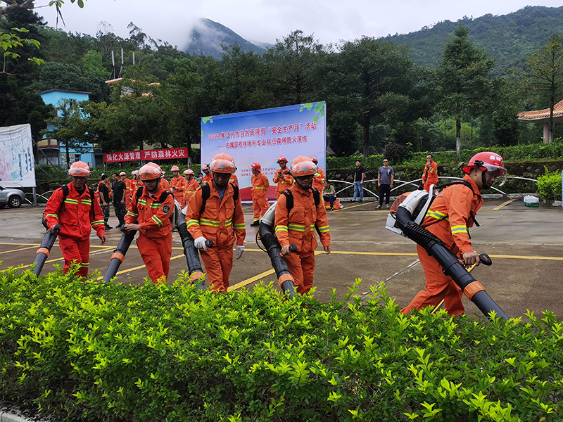 220607江門市自然資源局組織市屬國有林場半專業(yè)隊伍森林防火培訓演練 (4).jpg