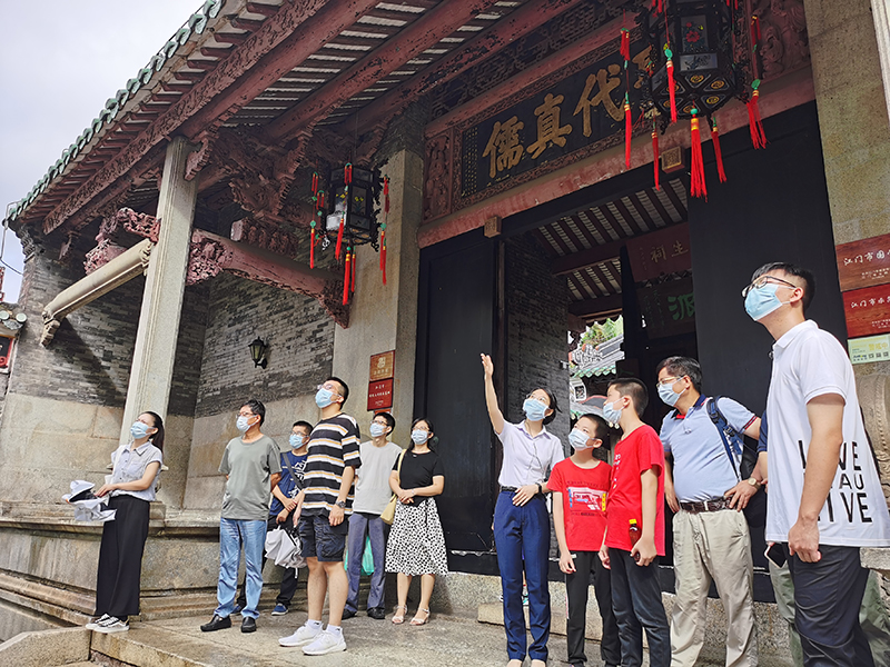 220825弘揚(yáng)中華優(yōu)秀傳統(tǒng)文化 加強(qiáng)家庭家教家風(fēng)建設(shè) (2).jpg