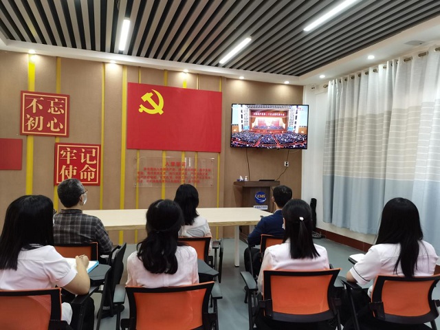 市醫(yī)保局全體干部集中收聽(tīng)收看黨的二十大開(kāi)幕盛況6.jpg