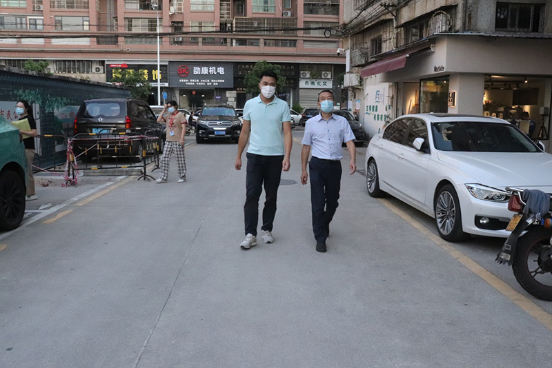221025江門市自然資源局局長(zhǎng)劉建新率隊(duì)到新會(huì)區(qū)城東社區(qū)督導(dǎo)文明城市創(chuàng)建工作 (2).jpg