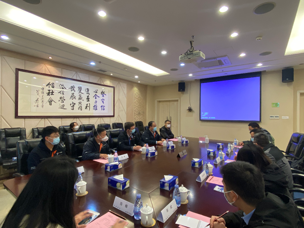 走訪慰問(wèn)外國(guó)專(zhuān)家04.jpg