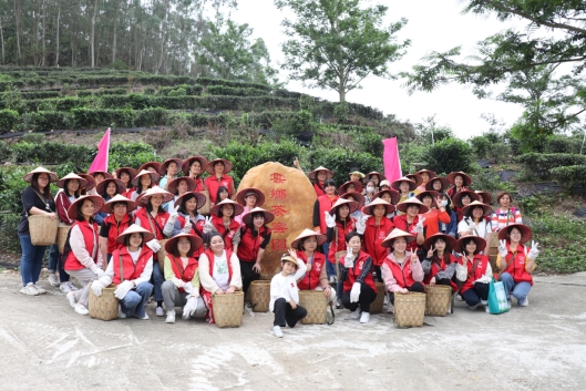 230412江門市自然資源局婦委會(huì)開展“巾幗心向黨，奮進(jìn)新征程”三八婦女活動(dòng) (6).jpg