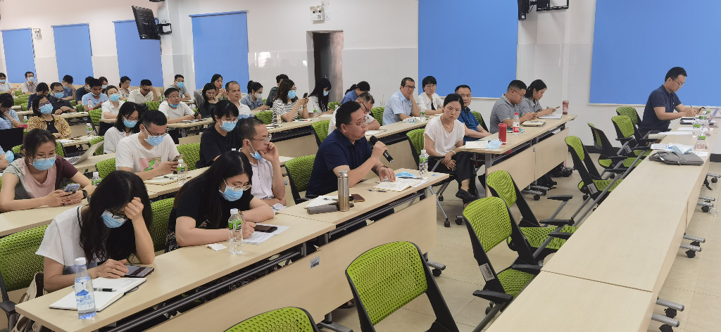 現(xiàn)場(chǎng)交流提問(wèn).jpg