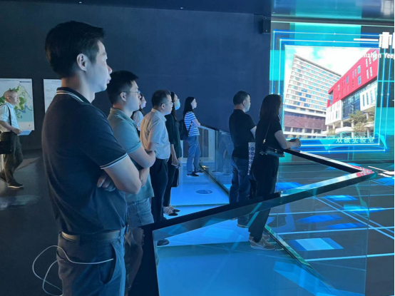 230619省文旅廳和省發(fā)改委評(píng)審組一行蒞臨江門市規(guī)劃展覽館參觀 (2).png