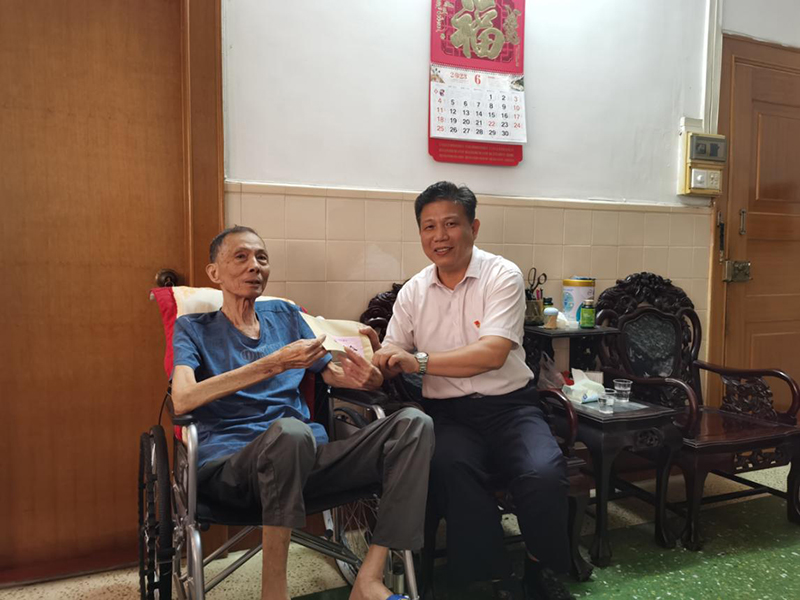 230703圍繞“五個一”推動“七一”主題黨日活動走深走實(shí) (8).jpg