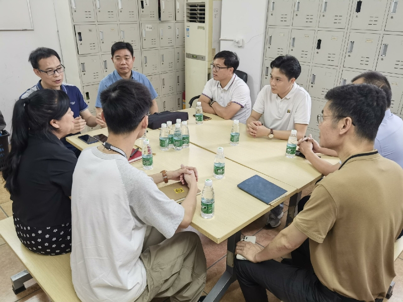 市人社局、總工會、工商聯(lián)走訪順豐速運開展調(diào)研.jpg