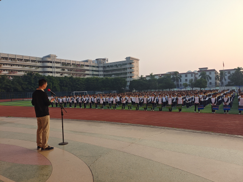 江門市培英高級中學(xué)開展“憲法晨讀”活動.jpg