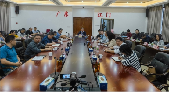 231219聚焦目標(biāo) 貫穿始終 推動(dòng)主題教育走深走實(shí).jpg