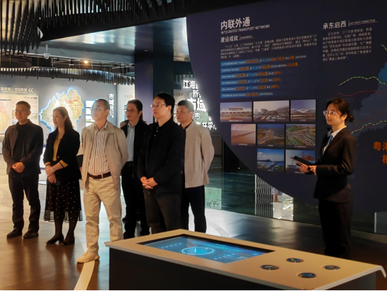 240201省自然資源局廳、省林業(yè)局到江門市規(guī)劃展覽館實(shí)地調(diào)研‘法治宣傳教育基地’情況并座談 (1).png