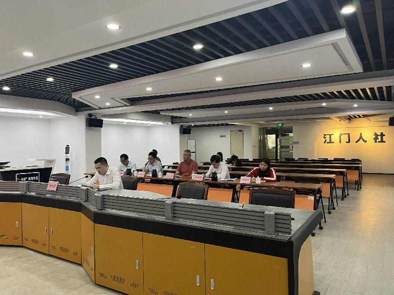 調(diào)度會(huì)現(xiàn)場.jpg