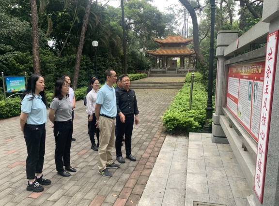 240402東湖公園“英雄山”緬懷革命先烈主題黨日活動 (2).jpg