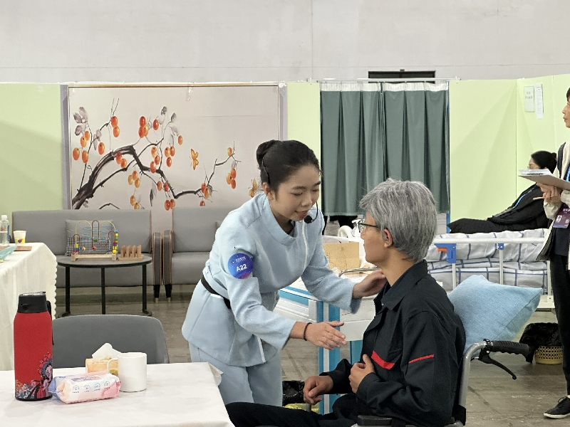 余嘉琪參加養(yǎng)老護理項目學生組比賽.jpg