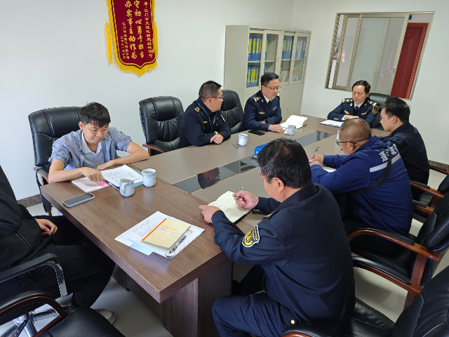 召開跨航道市政橋梁專用航標(biāo)安全管理工作會(huì)議.jpg