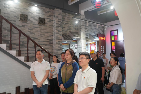 240626黨建紅引領(lǐng)生態(tài)綠 守護(hù)紅樹林助力綠美廣東 (3).png