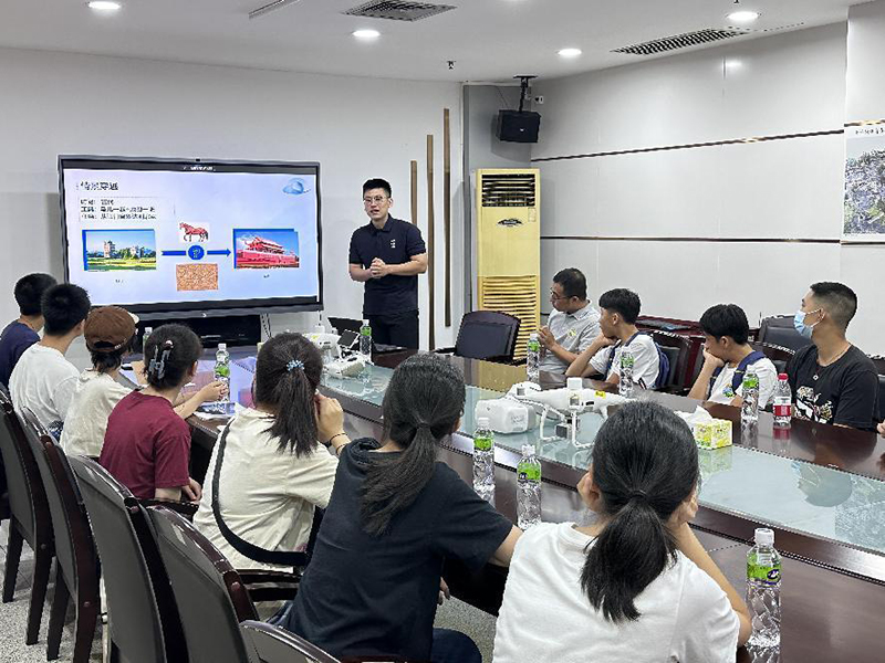 240719指明職業(yè)方向 照亮未來之路——我市學子到測繪大隊開展職業(yè)規(guī)劃系列邑企體驗活動 (4).jpg