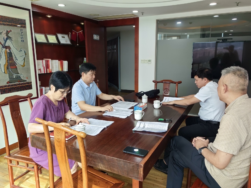 向人大代表匯報建議辦理情況.jpg