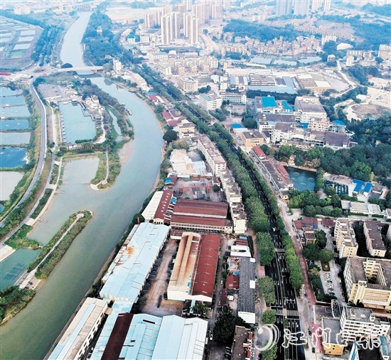 四通八達(dá)的縱橫路網(wǎng)。