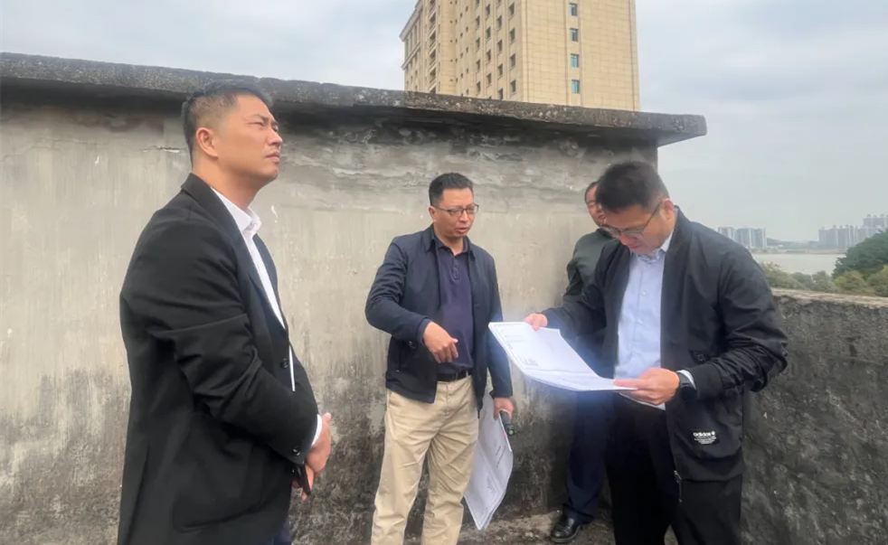 守牢“安全關” 過好“平安年”——市住房城鄉(xiāng)建設局開展節(jié)前轄管公房安全生產檢查、信息系統(tǒng)調研