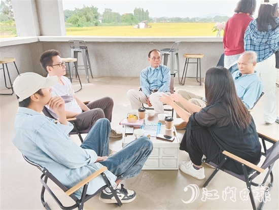 經(jīng)過修葺的謝永寬故居不僅在庭院設(shè)計上融入紅色文創(chuàng)元素，還在周邊創(chuàng)新引入稻田咖啡館業(yè)態(tài)。