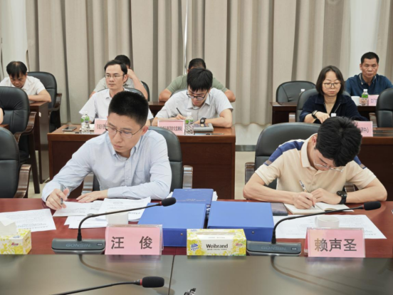 250507市自然資源局召開深入貫徹中央八項規(guī)定精神學(xué)習(xí)教育讀書班暨理論學(xué)習(xí)中心組（擴大）學(xué)習(xí)會 (2).png