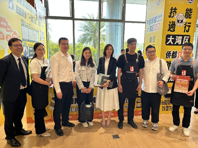 粵港澳三地咖啡行業(yè)、企業(yè)、院校專家合影.jpg