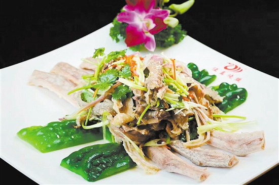 冰鎮(zhèn)鵝翼涼瓜皮。