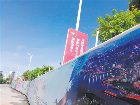 南湖壹品施工工地的自動(dòng)噴淋設(shè)施。